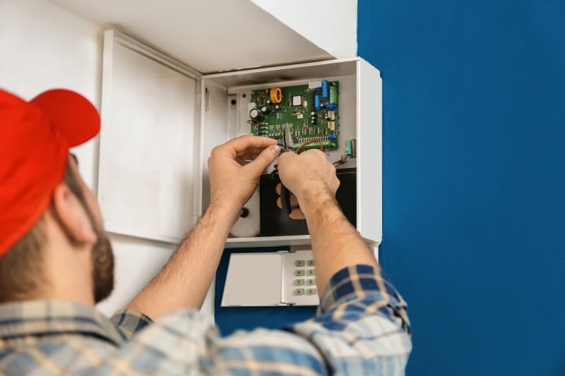 Remise aux normes électriques, sécurité et conformité pour votre logement
